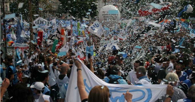 Voces de la multitudinaria convocatoria docente
