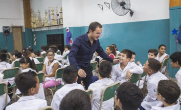 El Intendente particip&oacute; del inicio del ciclo lectivo en la EP N&deg;7