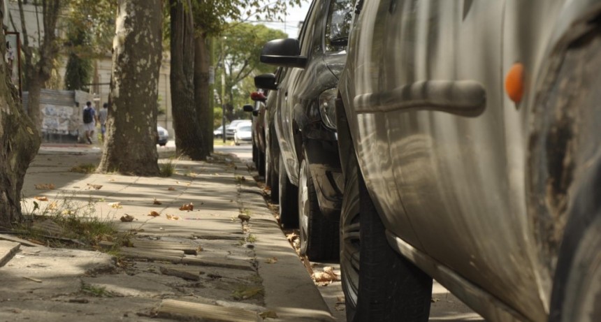 Barrido de calles: piden a los conductores estacionar a 30 cent&iacute;metros del cord&oacute;n 