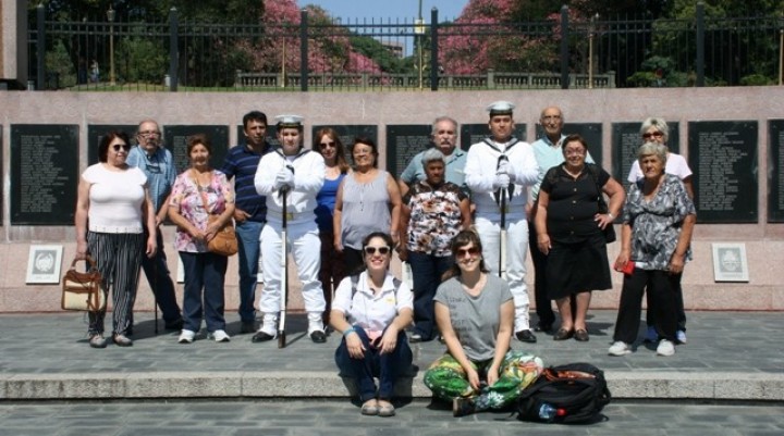 Adultos mayores participaron de un viaje recreativo en la Ciudad de Buenos Aires