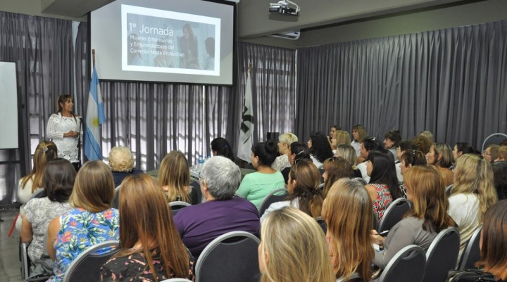 Se realiz&oacute; la 1&ordm; jornada para mujeres empresarias y emprendedoras