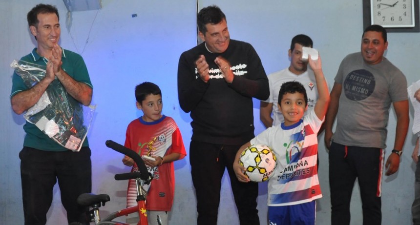 Con la entrega de premios, finaliz&oacute; la Liga de F&uacute;tbol Infantil Municipal 
