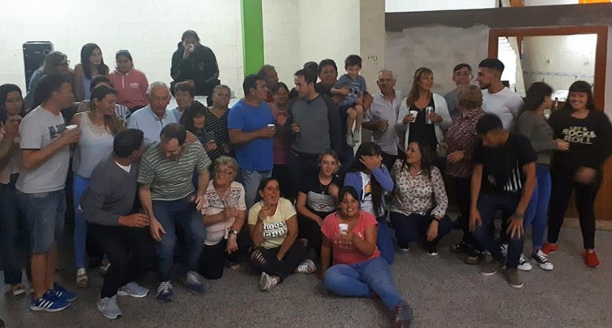 Abella comparti&oacute; un encuentro con vecinos de Villanueva