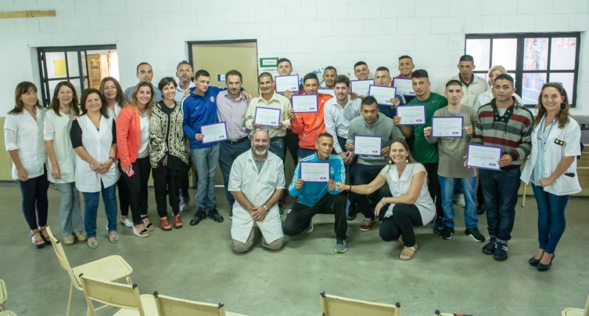 Internos de la UP N&deg;41 participaron de un taller de expresi&oacute;n literaria y oratoria   