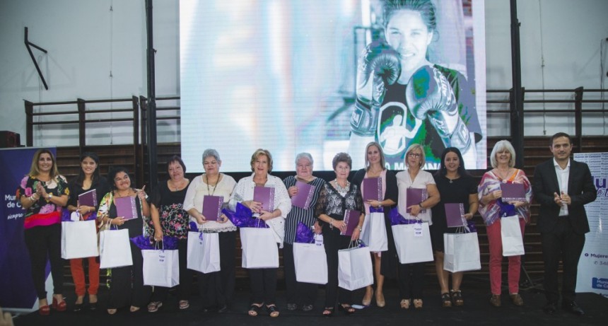 Se present&oacute; la segunda edici&oacute;n del libro &ldquo;Mujeres de Campana, ampliando m&aacute;rgenes&rdquo;