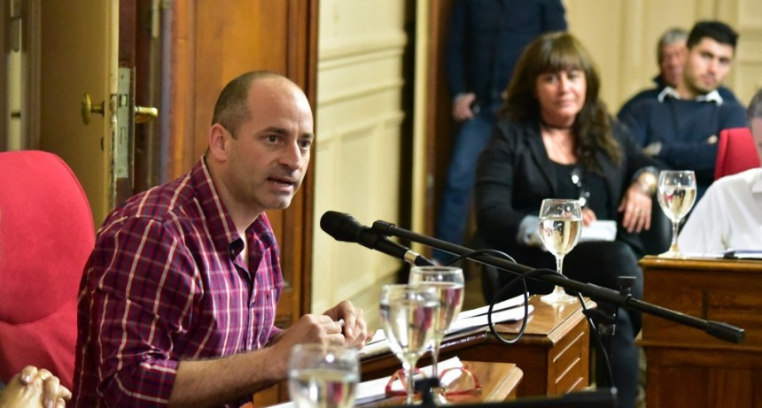 Colella: &ldquo;Abella est&aacute; mal gastando el dinero de los vecinos&rdquo;