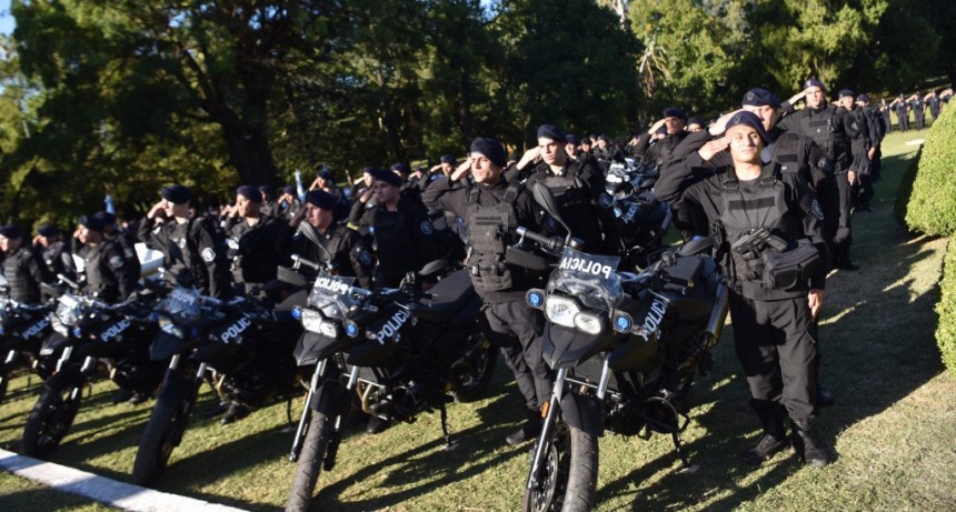 Ritondo entreg&oacute; 40 motos al encabezar cierre de curso de polic&iacute;as del Grupo de Prevenci&oacute;n Motorizada