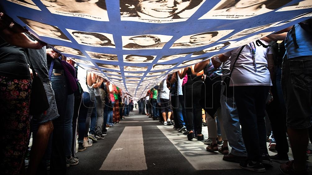 Habr&aacute; dos actos en Plaza de Mayo, en el 43&deg; aniversario del &uacute;ltimo golpe de Estado 