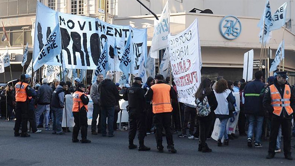 Organizaciones sociales cortan Corrientes y Callao y diversos accesos a la Ciudad