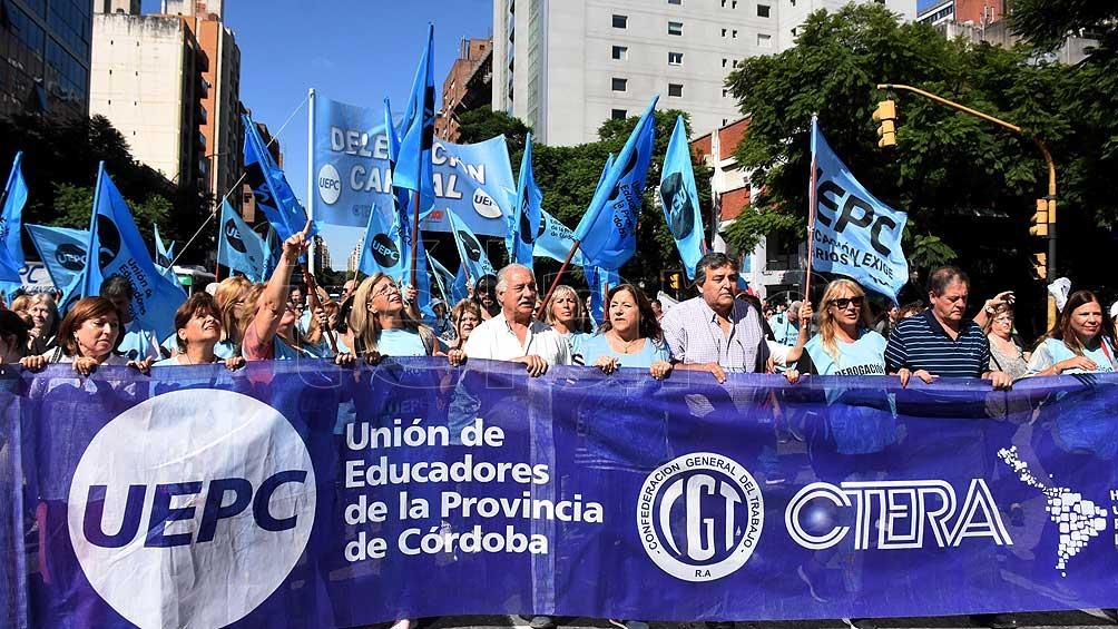 Tercer y &uacute;ltimo d&iacute;a de paro docente en gran parte del pa&iacute;s