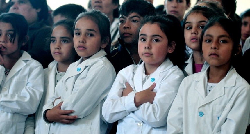 Empiezan clases en casi todas las provincias, mientras algunas siguen tratativas para evitar paro