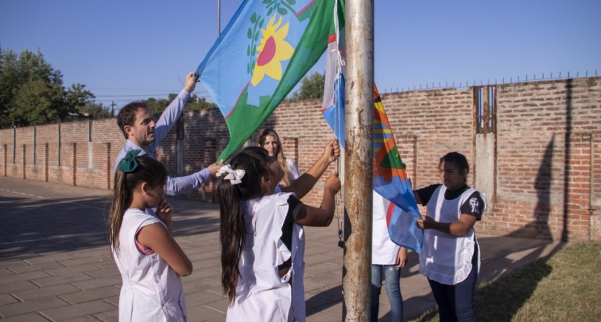 El Intendente acompa&ntilde;&oacute; el inicio de un nuevo ciclo lectivo en el barrio San Felipe 