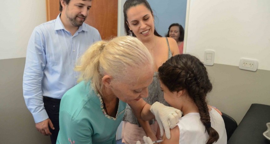 LA VACUNA CONTRA LA MENINGITIS YA SE APLICA DE MANERA GRATUITA EN TODA LA PROVINCIA