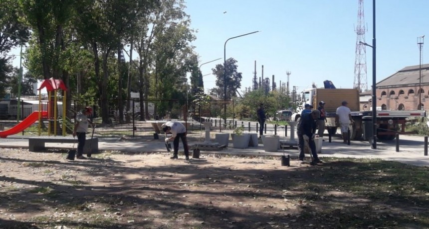 Nueva Costanera: el Municipio plant&oacute; m&aacute;s de 50 &aacute;rboles