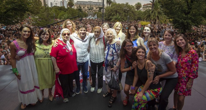 Axel Kicillof en el #8M: "Vamos a convertir las luchas de las mujeres en pol&iacute;ticas de Estado"