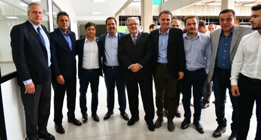 Abella acompa&ntilde;&oacute; la inauguraci&oacute;n del primer colegio de la UBA fuera de Capital