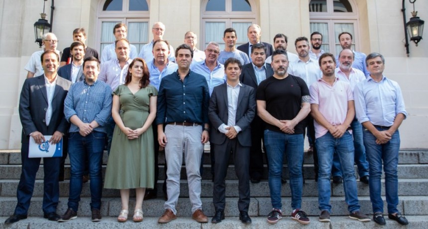 Kicillof se reuni&oacute; con intendentes del Frente de Todos