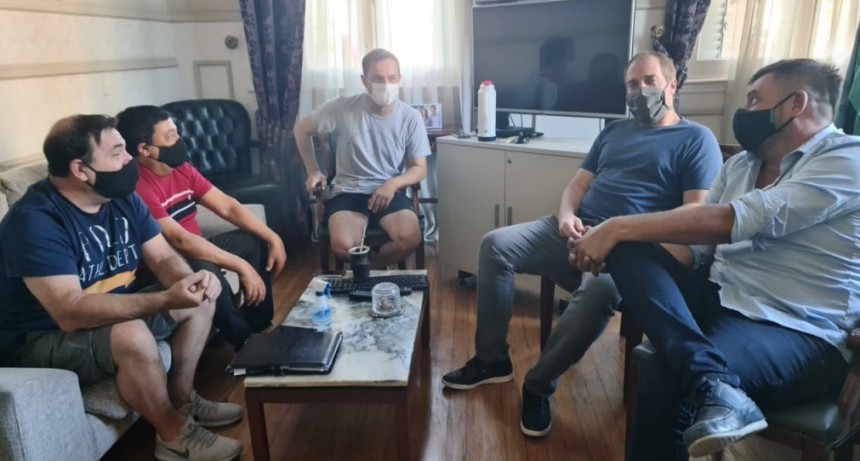 Abella se reunió con dirigentes de Villa Dálmine y Puerto Nuevo