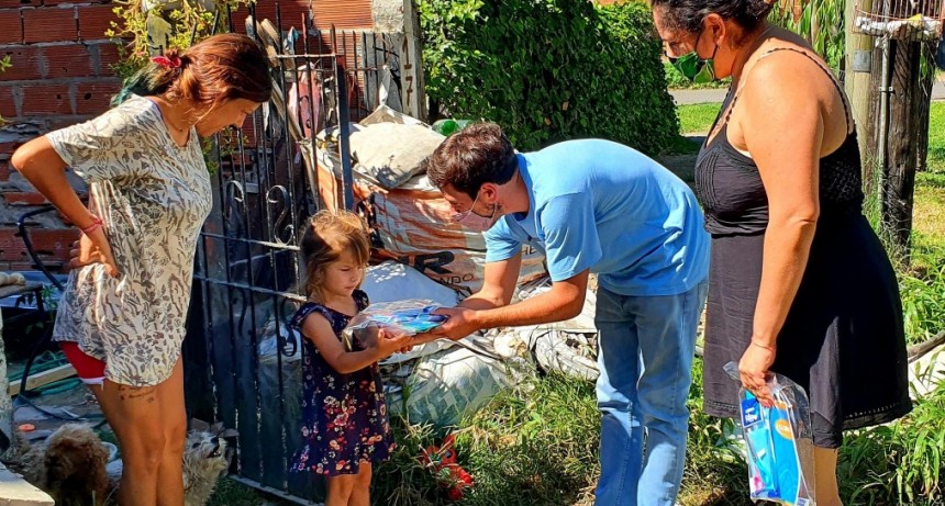 Entregan 2500 kits de útiles escolares a niños, niñas y adolescentes
