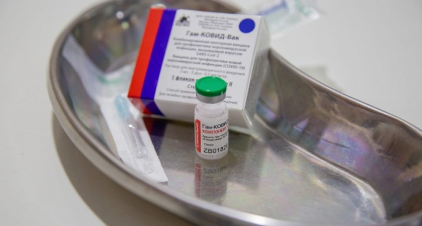 Alta respuesta inmune a la Vacuna Sputnik V en Argentina: personas previamente infectadas podrían no requerir la segunda dosis