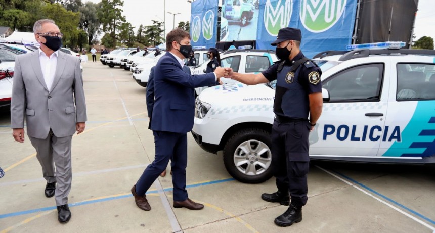  ITUZAINGÓ : Kicillof y Descalzo pusieron en marcha nuevos patrulleros para la prevención del delito