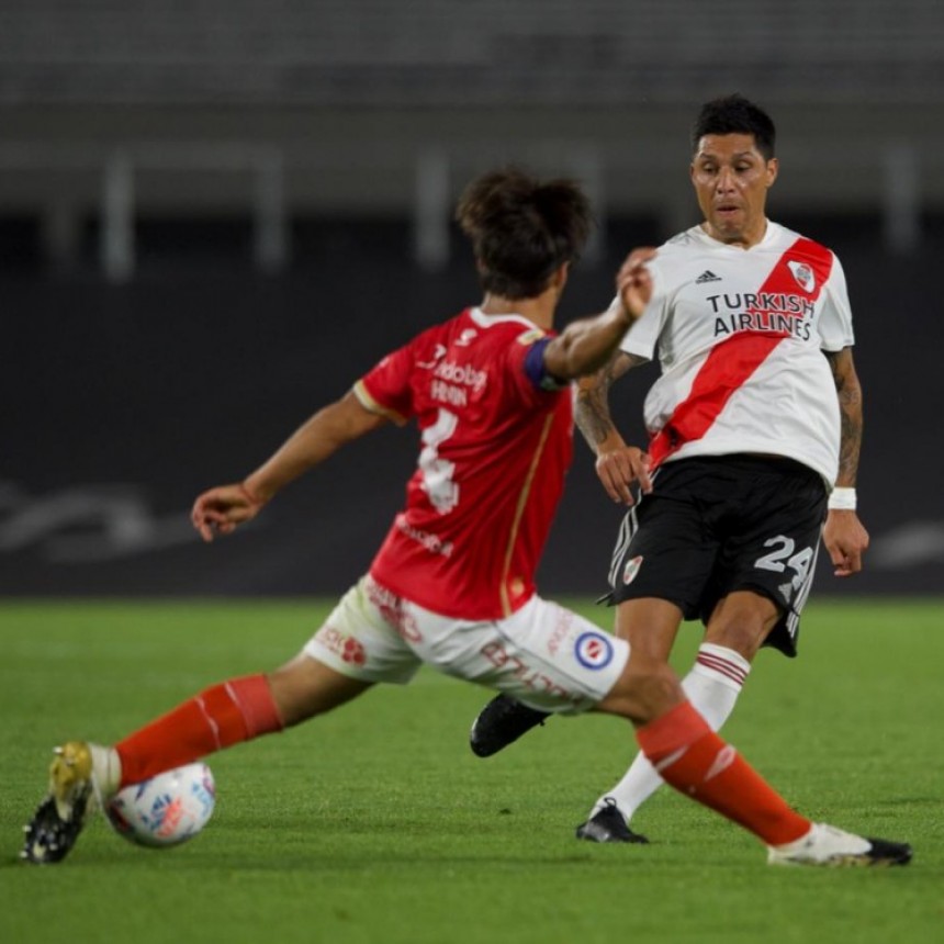 ARGENTINOS JUNIORS SORPRENDIO A RIVER PLATE Y LE GANO 1 A 0