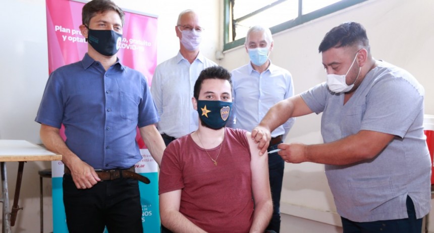   BUENOS AIRES VACUNATE  Kicillof, Gollan y Cagliardi visitaron un operativo de vacunación en Berisso