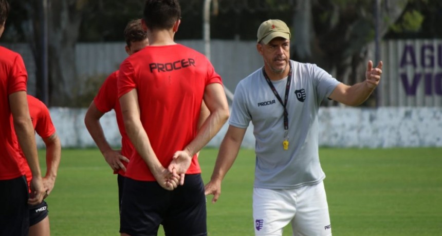 FELIPE DE LA RIVA :  ESTAMOS MUY CONFORMES CON EL PLANTEL QUE HEMOS CONFORMADO