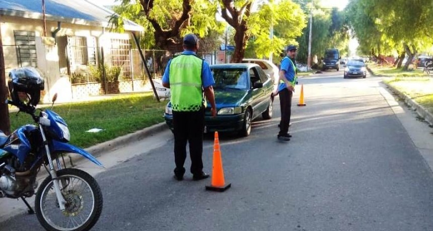 Intensifican los controles de tránsito en el barrio Siderca   