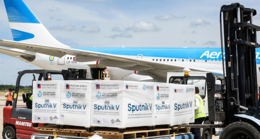 Coronavirus: Arriba el avión de Aerolíneas Argentinas con 500.000 dosis de la vacuna Sputnik V