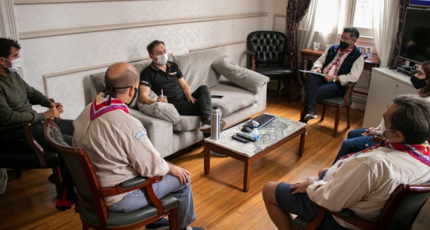 Abella recibió al grupo de boy scouts Monseñor Espósito