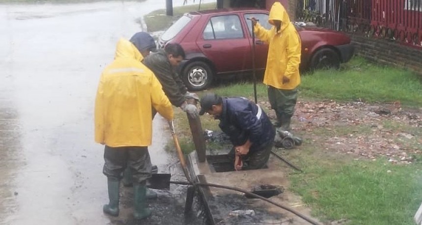 Intensos trabajos del personal municipal ante el fuerte temporal   