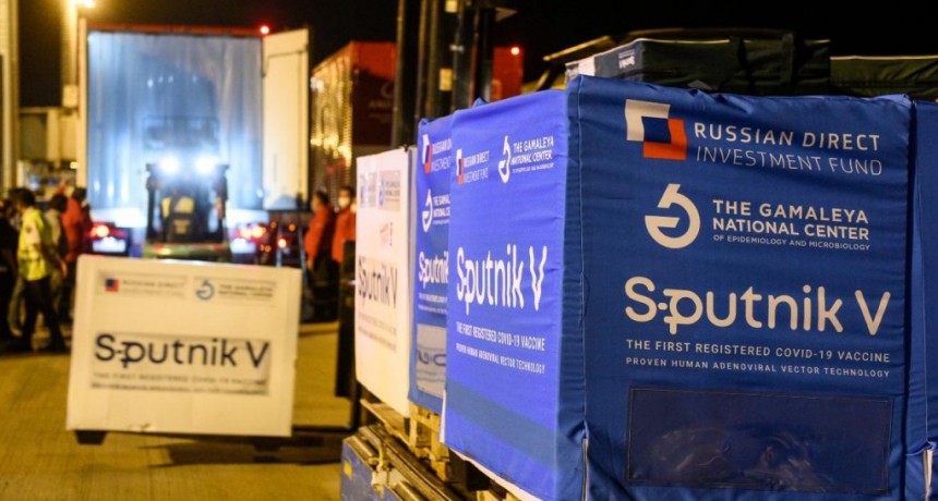 Coronavirus: Arriba otro avión de Aerolíneas Argentinas con 300.000 dosis de la vacuna Sputnik V