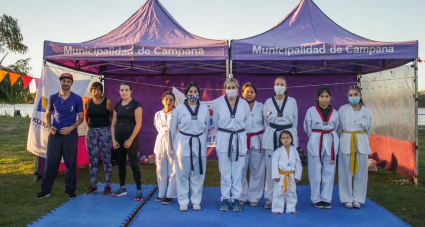 Hubo una exhibición de deportes de contacto en la Nueva Costanera 