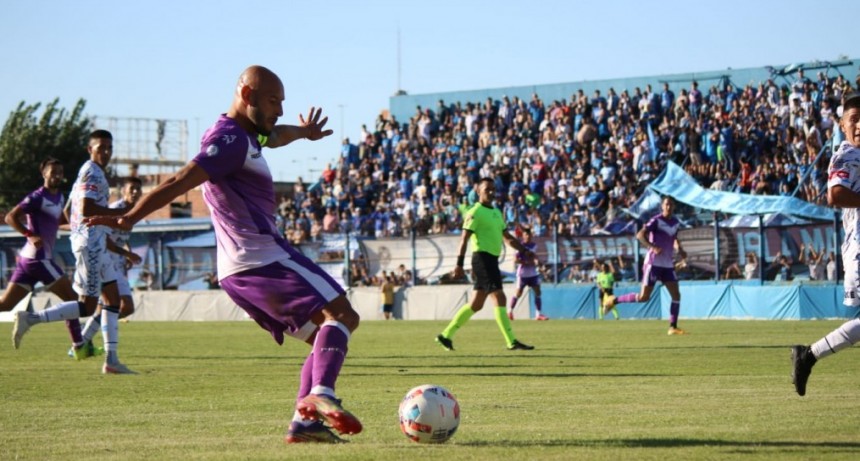 Laureano Tello : esperemos que esta victoria se convierta en la recuperació del equipo