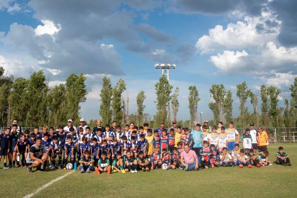 El intendente Abella acompañó el inicio del Torneo de Verano de fútbol infantil