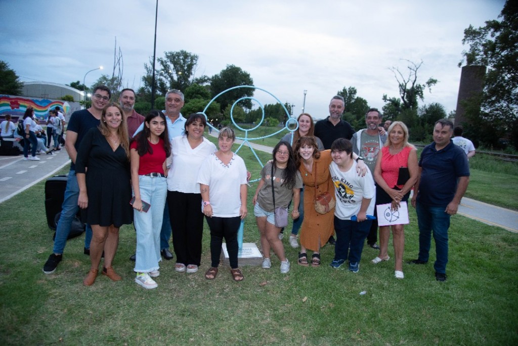 En el Día Mundial del Síndrome de Down, Soledad Alonso acompañó la inauguración del Símbolo de Discapacidad 