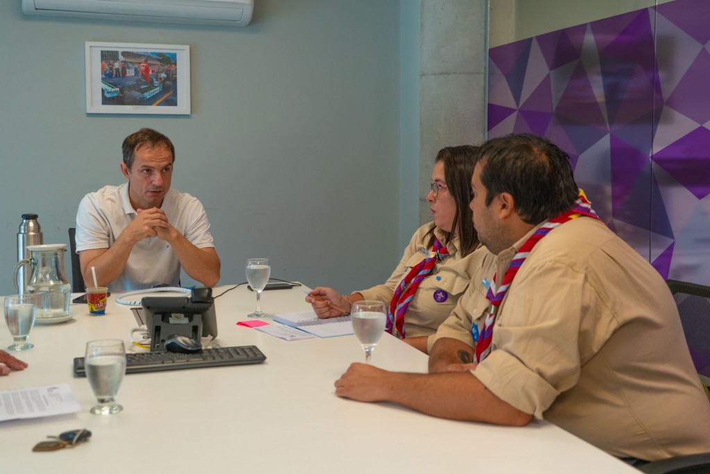 El intendente recibió a las nuevas autoridades del Grupo Scout Monseñor Espósito