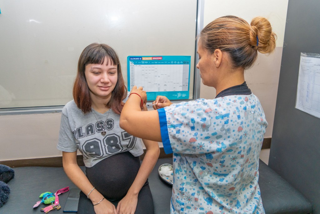 La Secretaría de Salud comenzó la campaña de vacunación contra la gripe