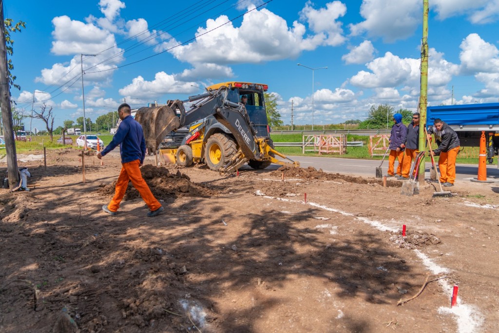 Abella supervisó el inicio de la obra del nuevo acceso a San Jacinto