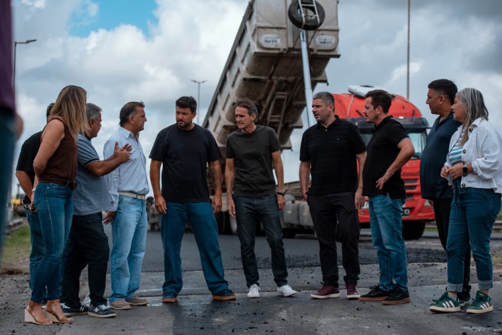 Junto a Concejales de Fuerza Patria, el Ministro Katopodis supervis&oacute; el avance de la obra de ruta 6