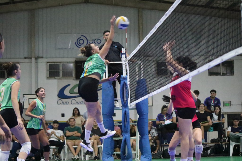 Las Mayores del C.C.C tuvieron su primera presentaci&oacute;n como local en Tercera