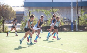 Hockey : El equipo femenino de Campana Boat Club perdi&oacute; el invicto contra Santa B&aacute;rbara