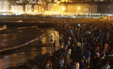 En las playas del centro Este viernes ser&aacute; el 3&ordm; Torneo de Pesca Nocturno &ldquo;Ciudad de Mar del Plata&rdquo;