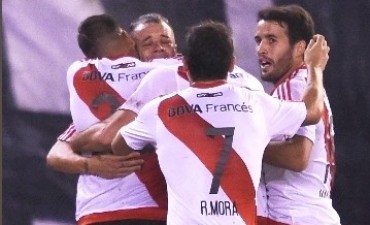 River Plate derrot&oacute; a The Strongest por 6 a 0