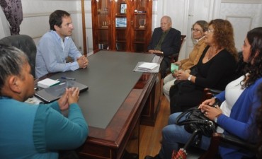 Abella recibi&oacute; a las autoridades del Centro de Jubilados &ldquo;Las Violetas de Otamendi&rdquo;