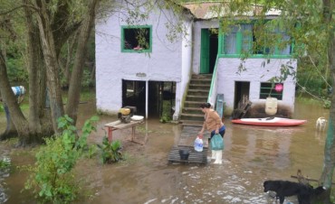 El Municipio contin&uacute;a asistiendo a los vecinos de la isla