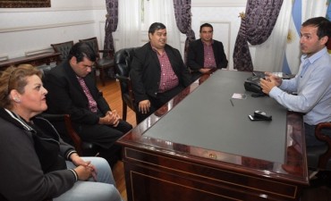 El Intendente recibi&oacute; a Los Guapos del Chamam&eacute; 