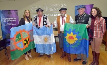 Entregan banderas al Centro Criollo &ldquo;El Rancho&rdquo;