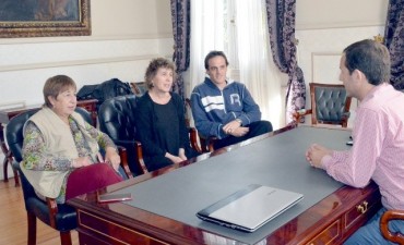El Grupo Esperanza present&oacute; sus proyectos art&iacute;sticos al Intendente 